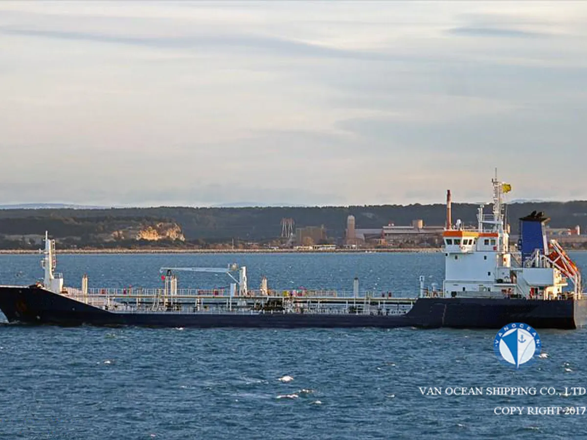 Kapal tanker minyak/bahan kimia kanggo didol