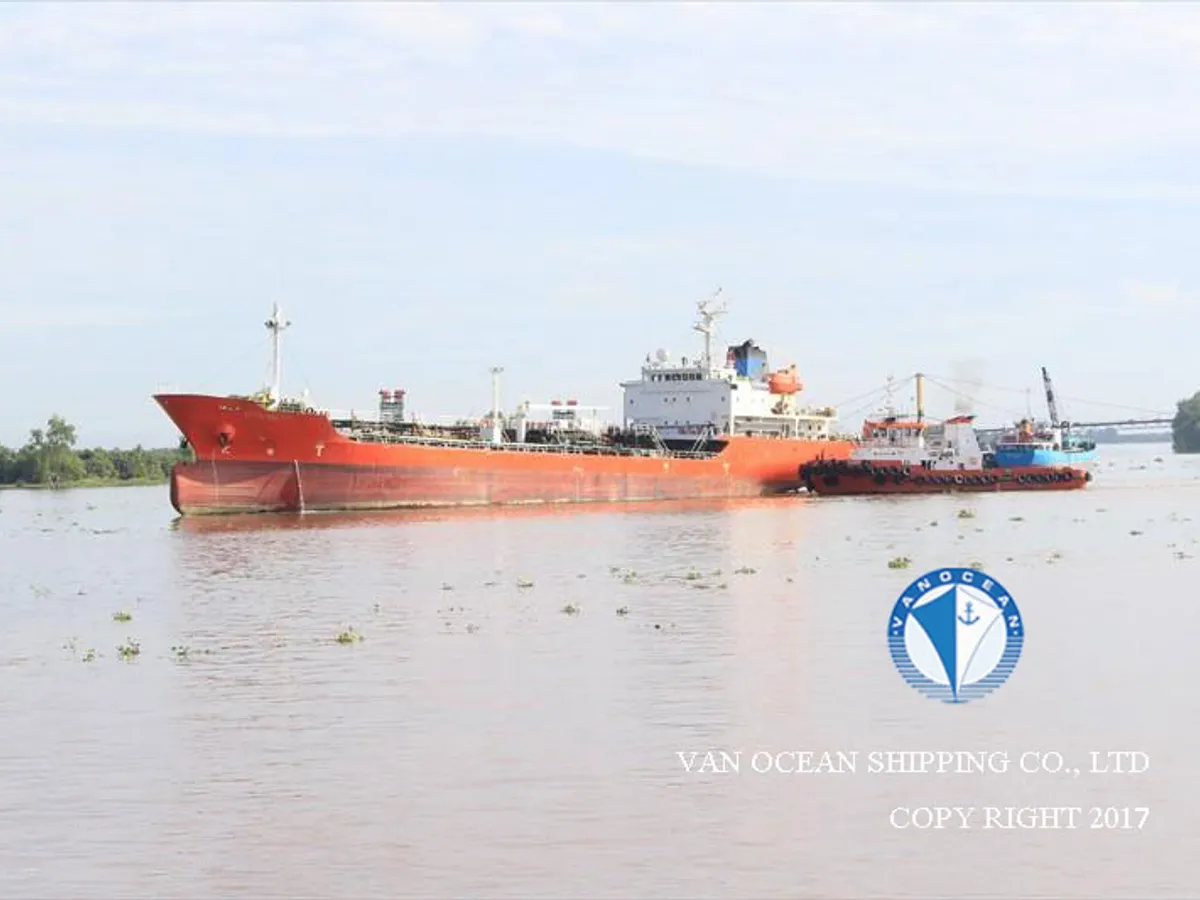 Kapal tanker minyak/bahan kimia kanggo didol