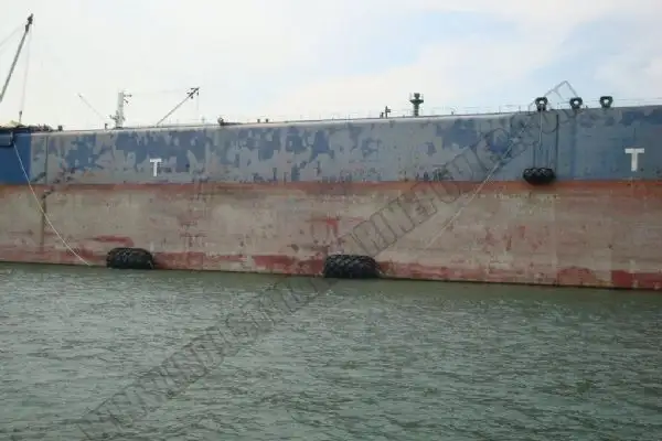 Kapal tanker minyak/bahan kimia kanggo didol