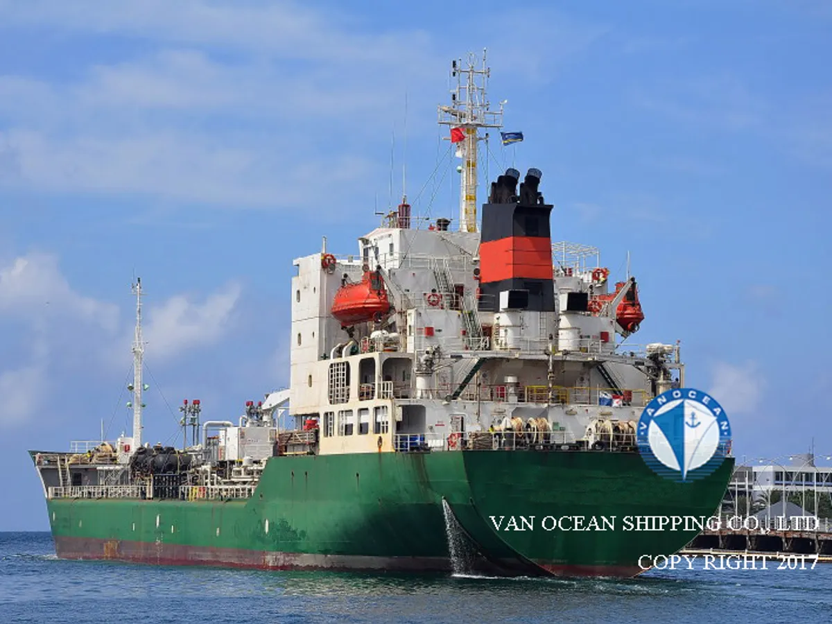 Kapal tanker minyak/bahan kimia kanggo didol