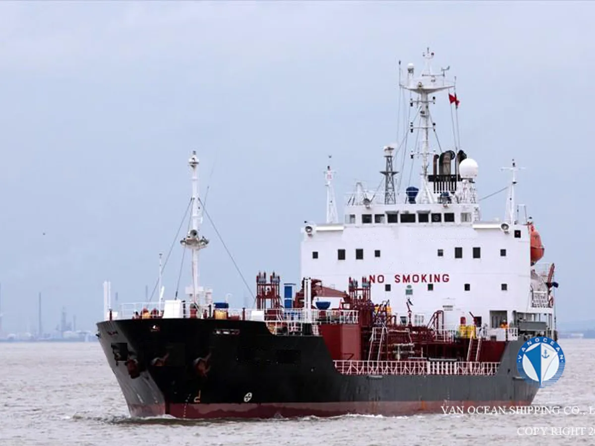 Kapal tanker minyak/bahan kimia kanggo didol