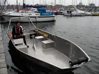 Kapal kerja kanggo didol