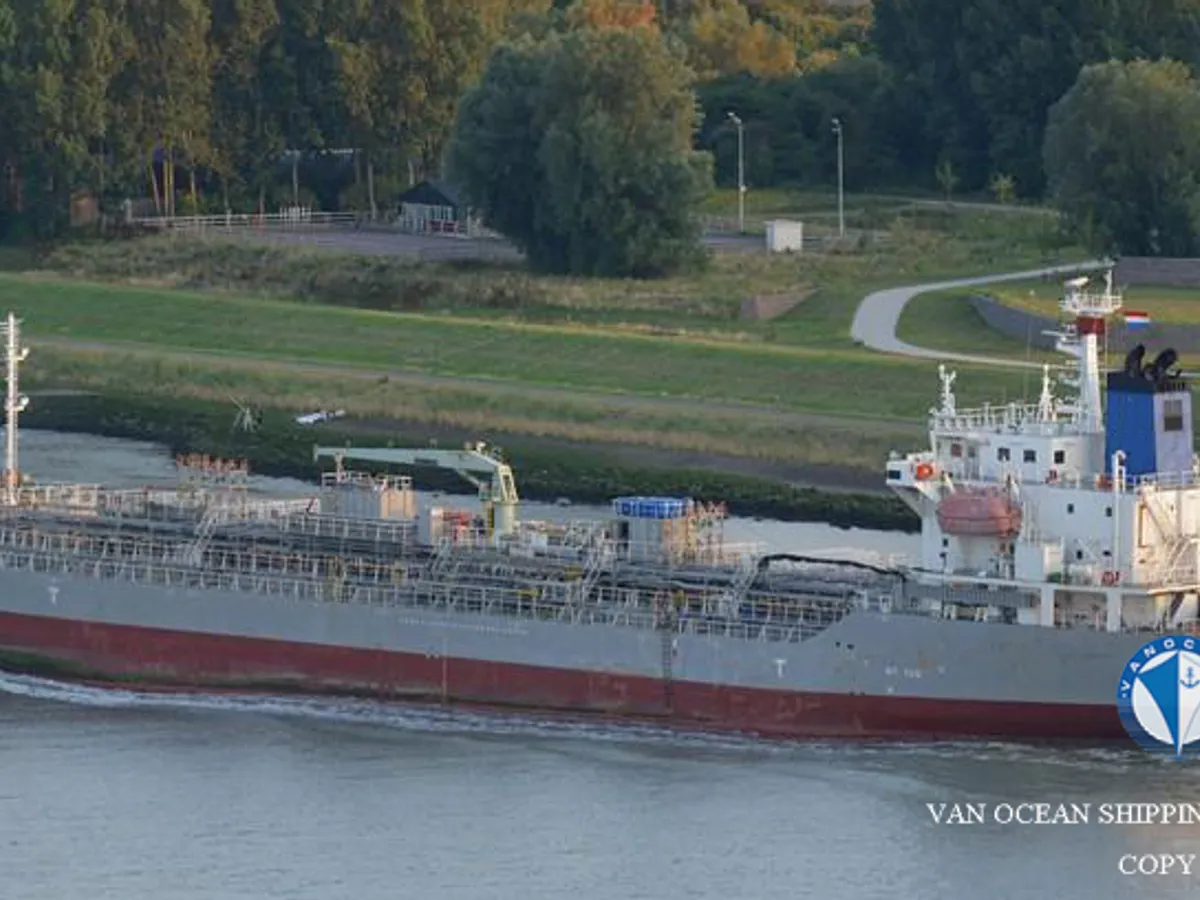 Kapal tanker minyak/bahan kimia kanggo didol