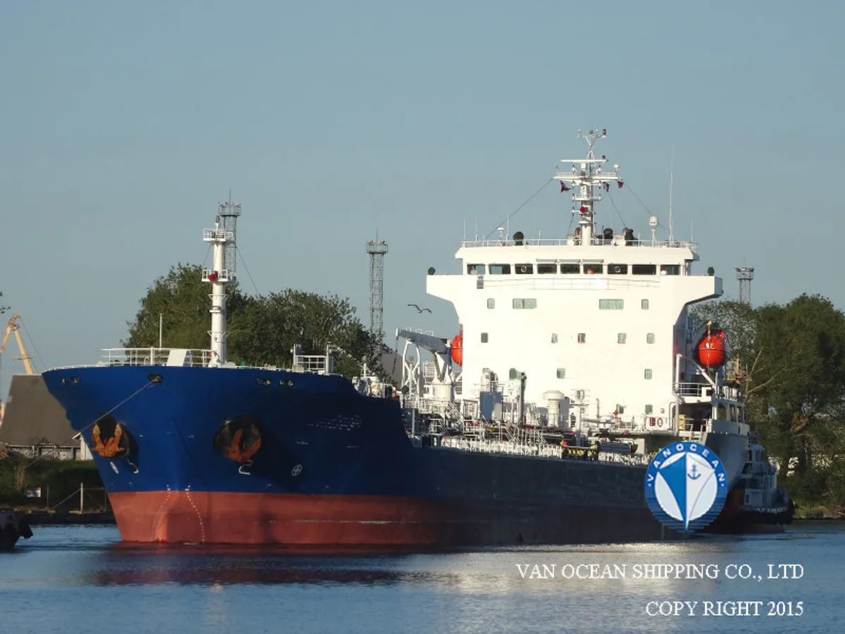 Kapal tanker minyak/bahan kimia kanggo didol