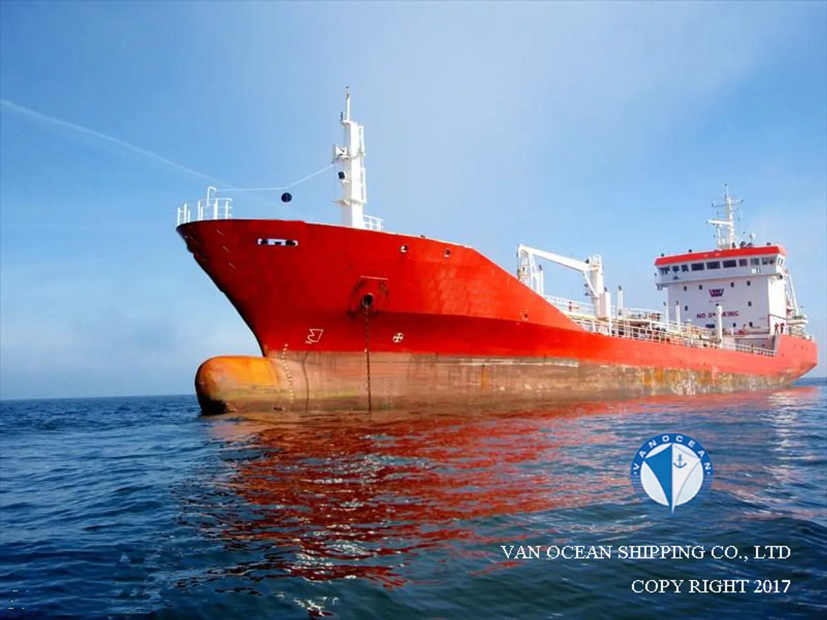Kapal tanker minyak/bahan kimia kanggo didol