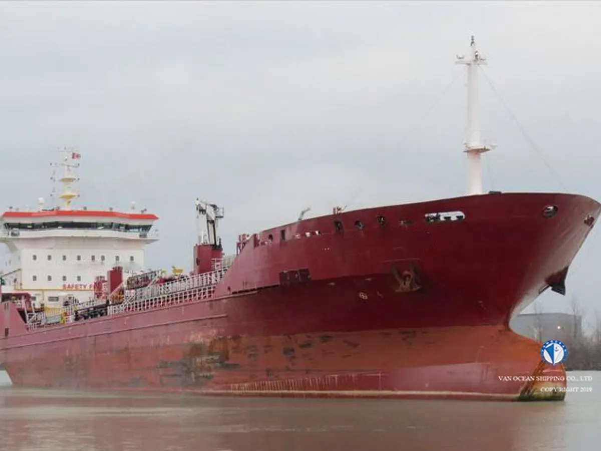 Kapal tanker minyak/bahan kimia kanggo didol