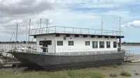 Barge akomodasi kanggo didol