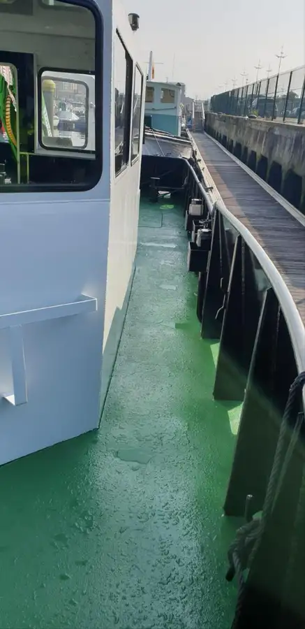 Kapal kerja kanggo didol