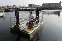 Kapal kontainer kanggo didol