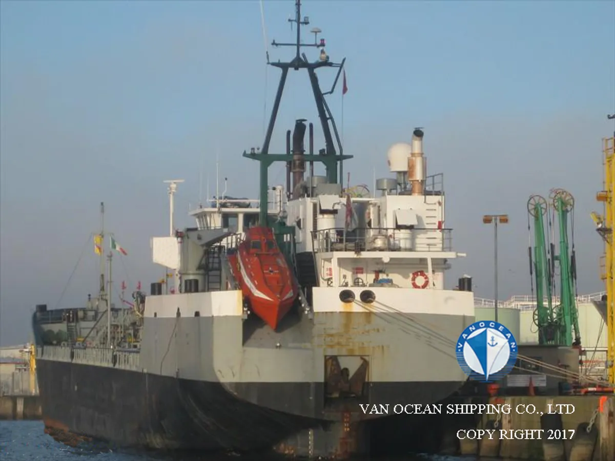 Kapal tanker minyak/bahan kimia kanggo didol