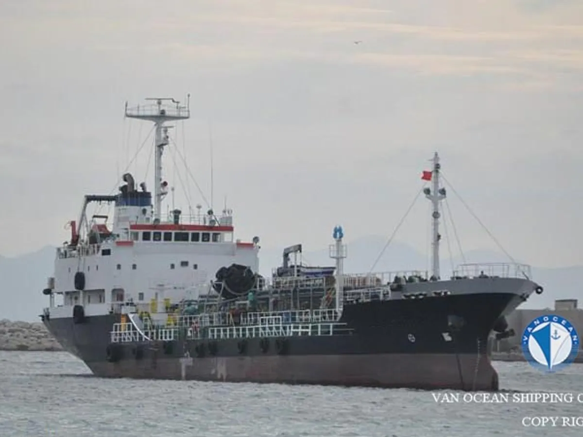 Kapal tanker minyak/bahan kimia kanggo didol