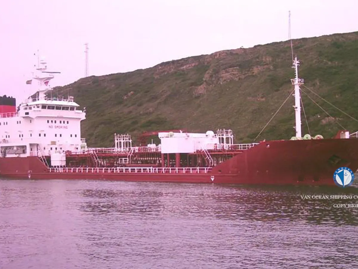 Kapal tanker minyak/bahan kimia kanggo didol