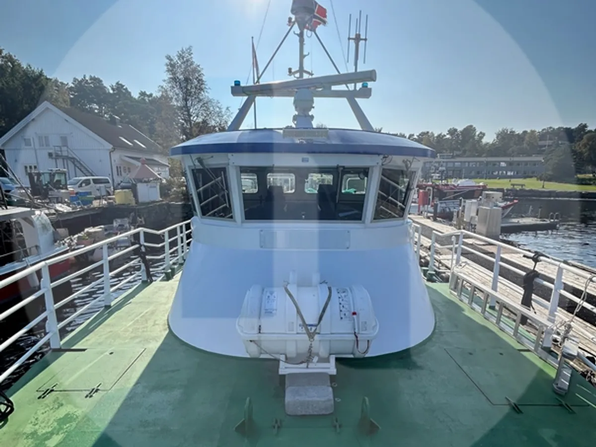 Kapal kerja kanggo didol