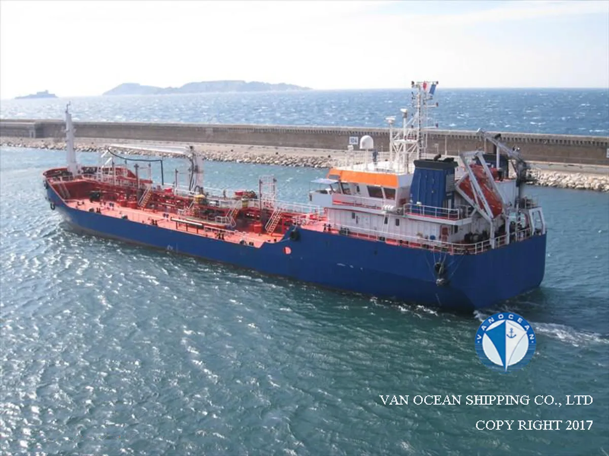 Kapal tanker minyak/bahan kimia kanggo didol