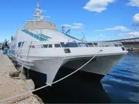 Katamaran kanggo didol