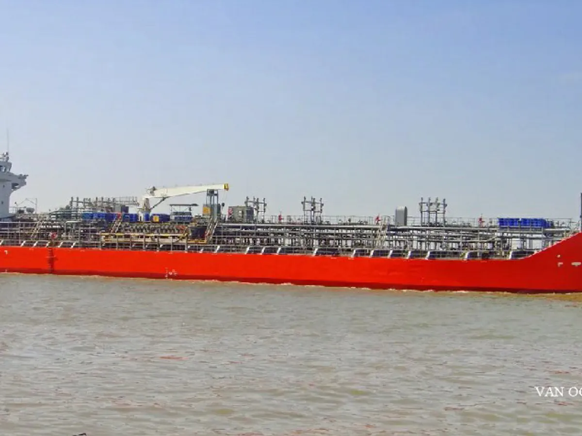 Kapal tanker minyak/bahan kimia kanggo didol