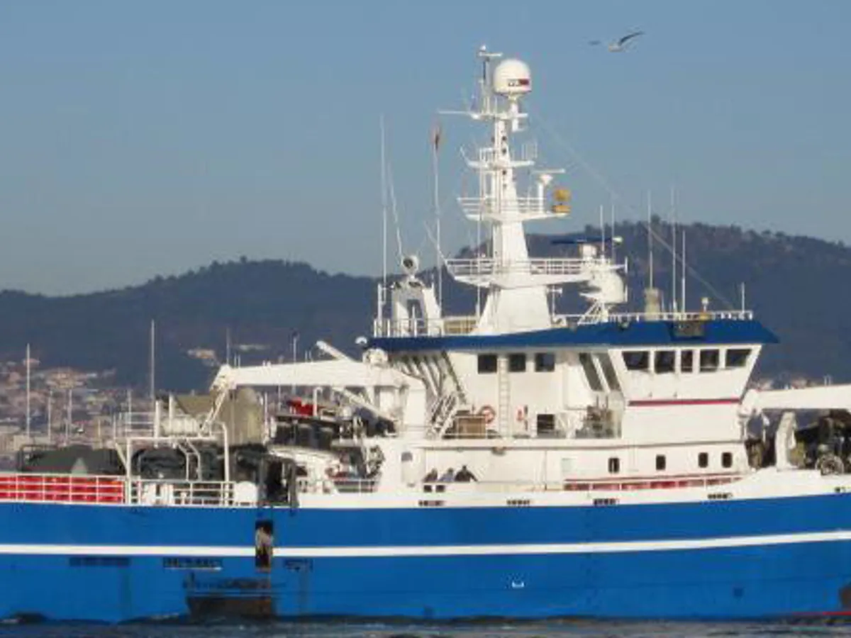 Kapal trawler kanggo didol