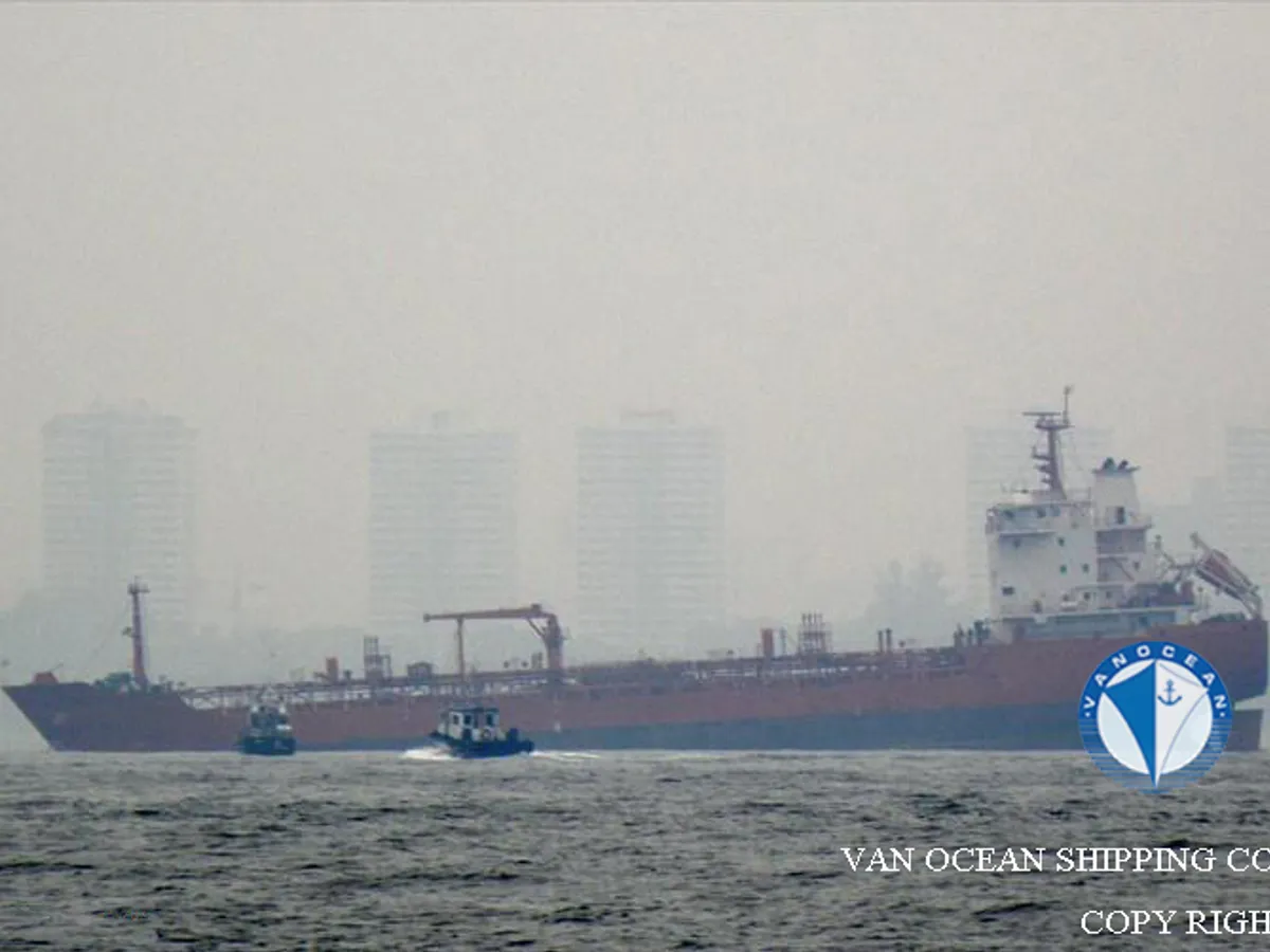 Kapal tanker minyak/bahan kimia kanggo didol