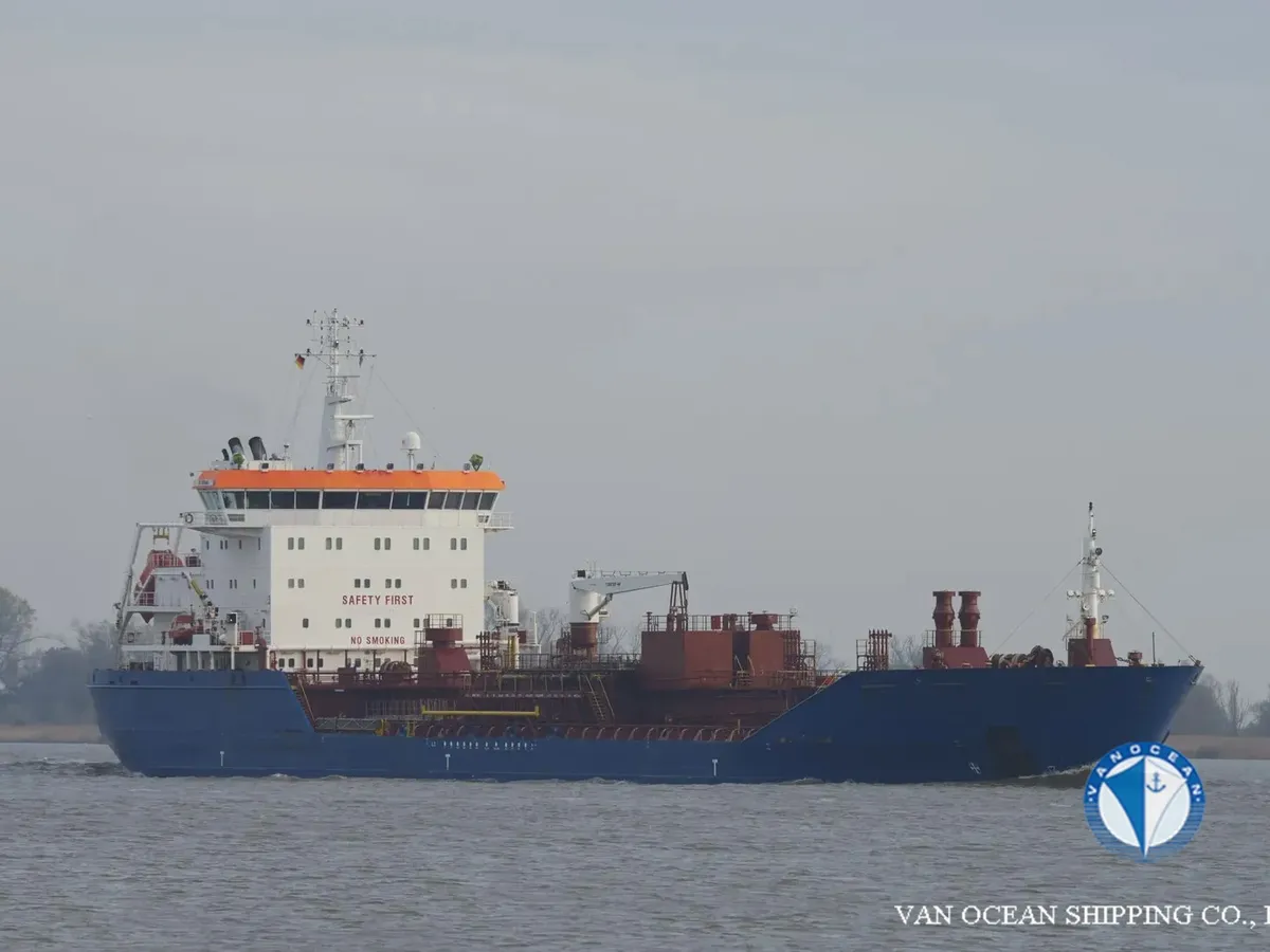 Kapal tanker minyak/bahan kimia kanggo didol