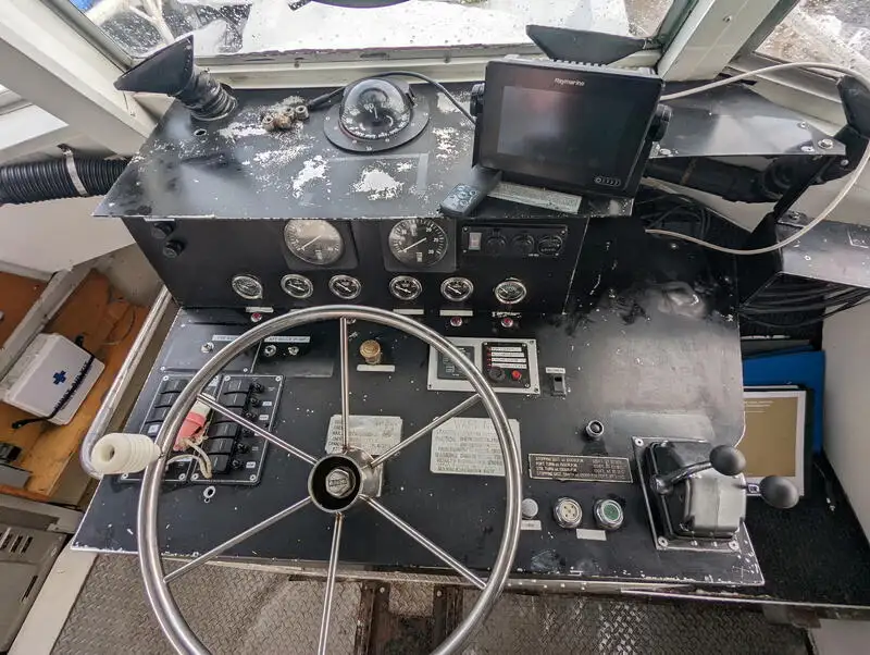 Kapal kerja kanggo didol