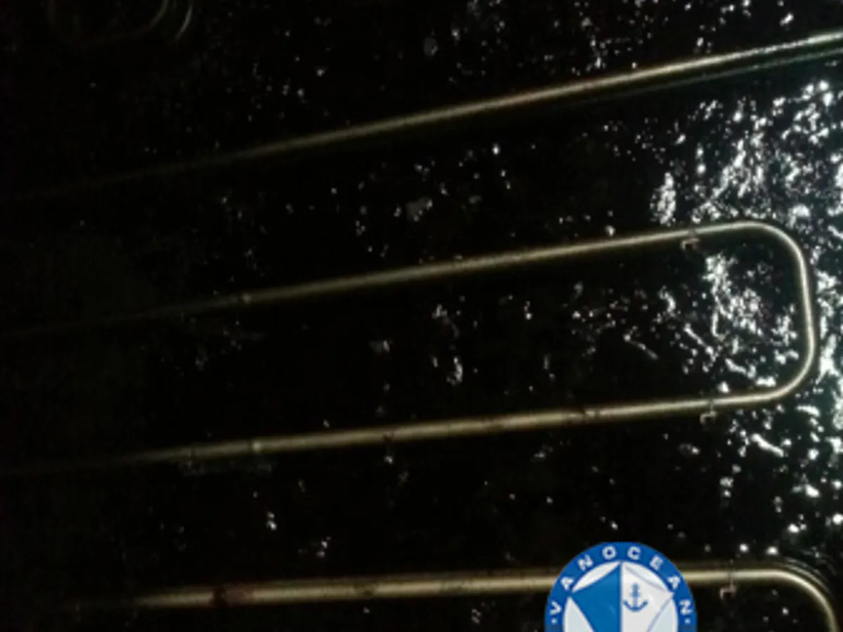 Kapal tanker minyak/bahan kimia kanggo didol