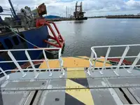 Kapal kontainer kanggo didol