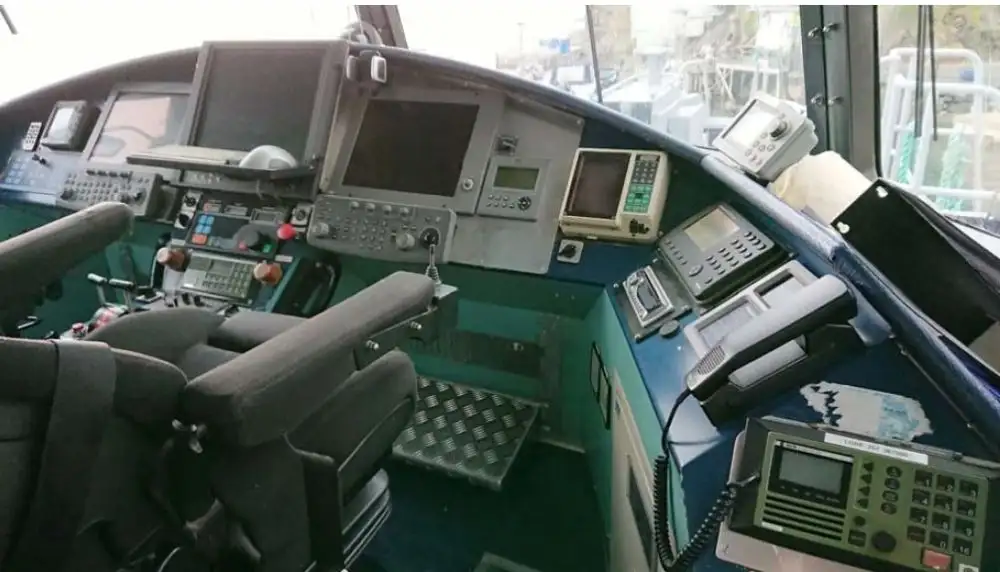 Kapal kerja kanggo didol