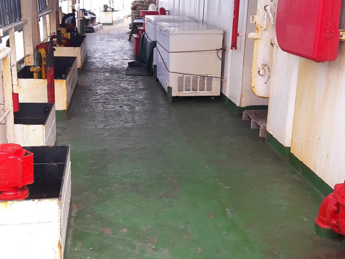 Kapal tanker minyak/bahan kimia kanggo didol