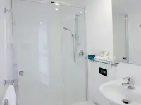 Katamaran kanggo didol