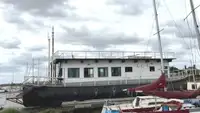 Barge akomodasi kanggo didol
