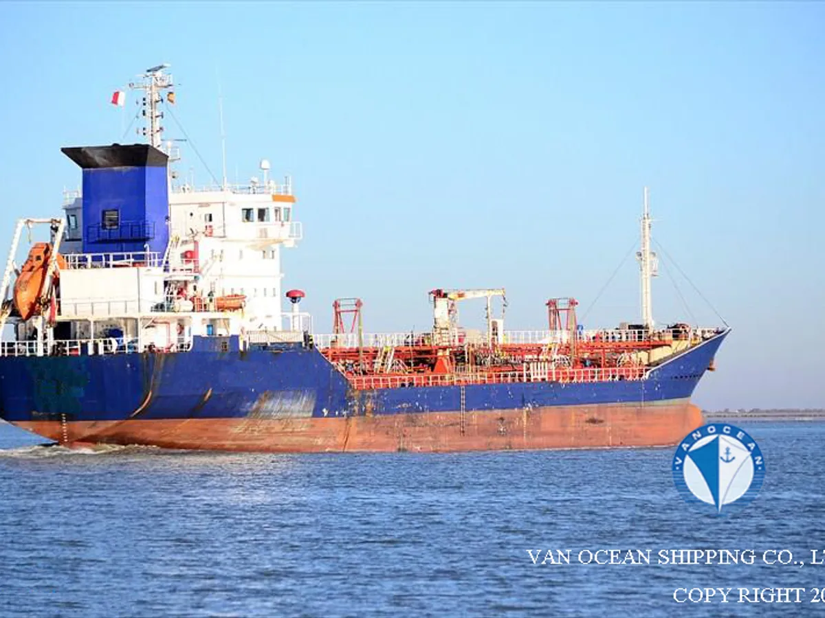 Kapal tanker minyak/bahan kimia kanggo didol