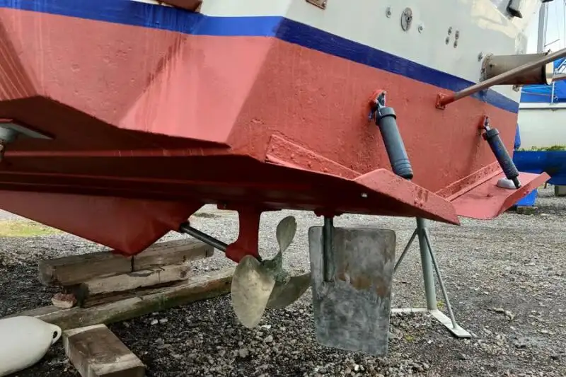 Kapal kerja kanggo didol
