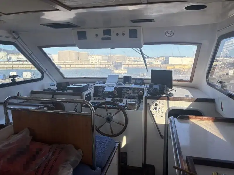 Kapal kerja kanggo didol
