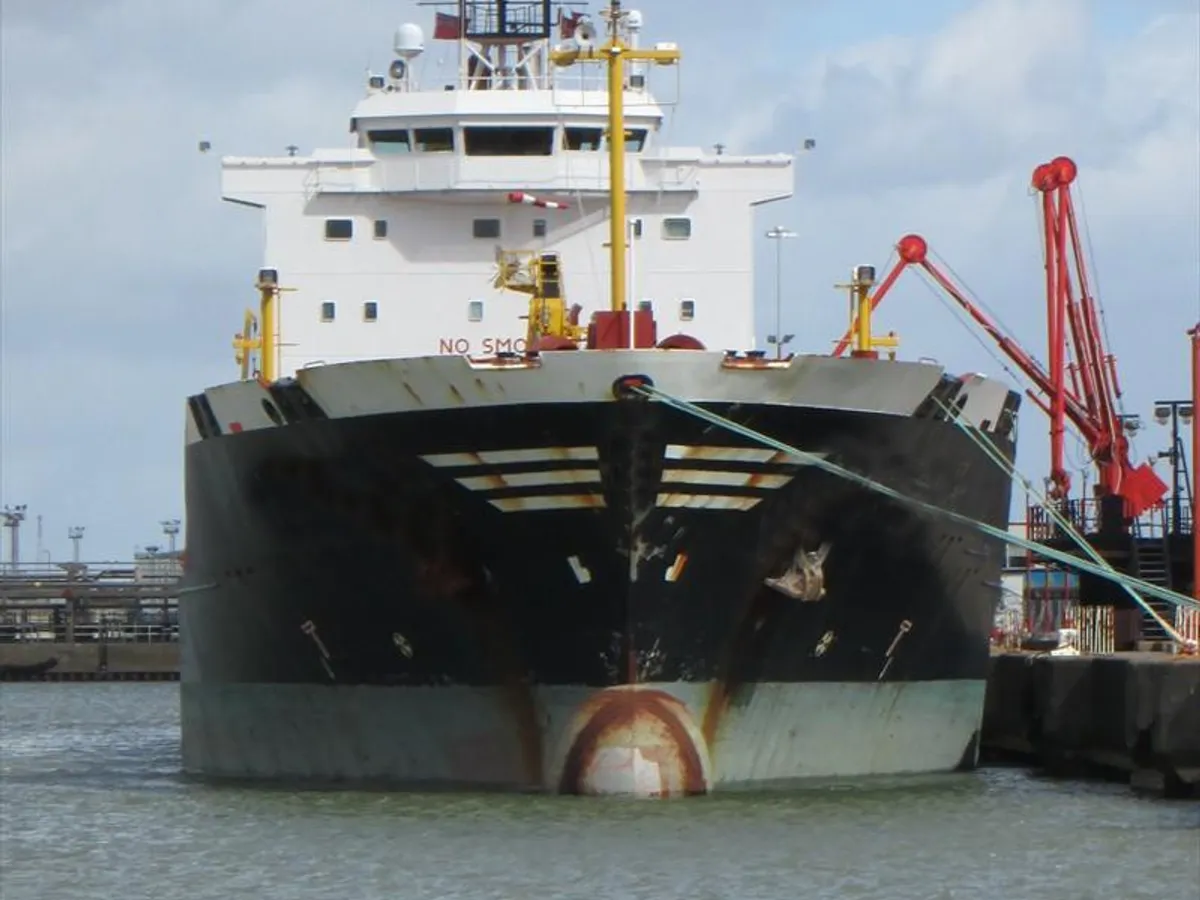 Kapal tanker minyak/bahan kimia kanggo didol