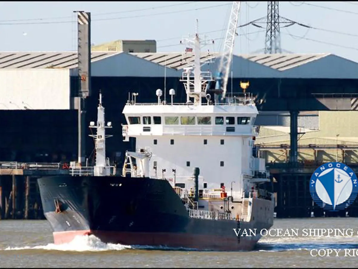 Kapal tanker minyak/bahan kimia kanggo didol