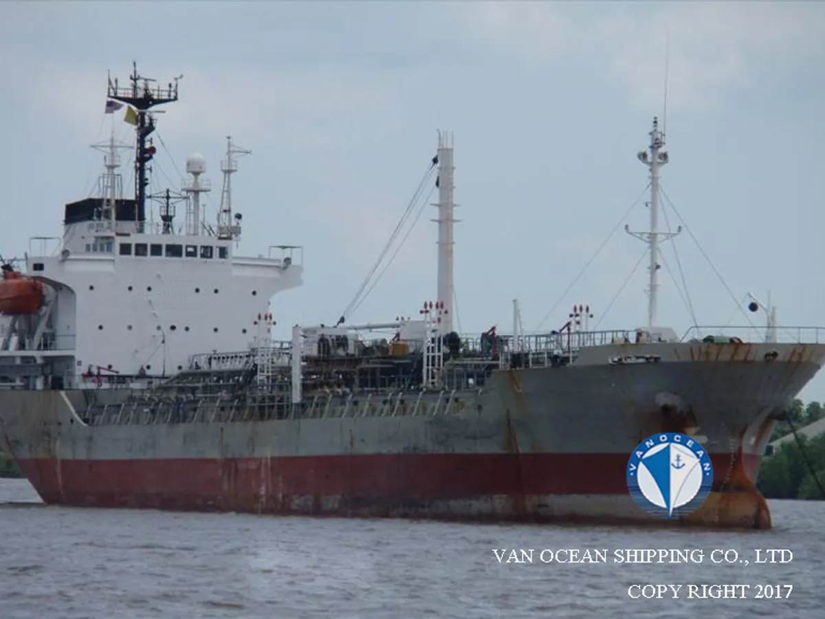 Kapal tanker minyak/bahan kimia kanggo didol
