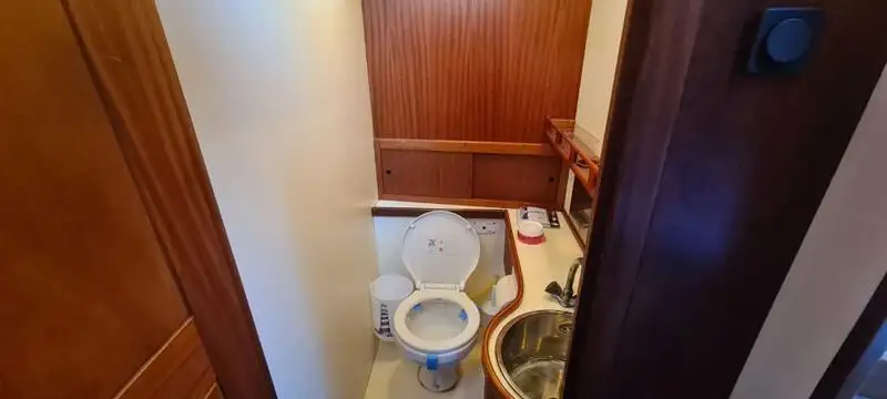 Kapal tanker minyak/bahan kimia kanggo didol