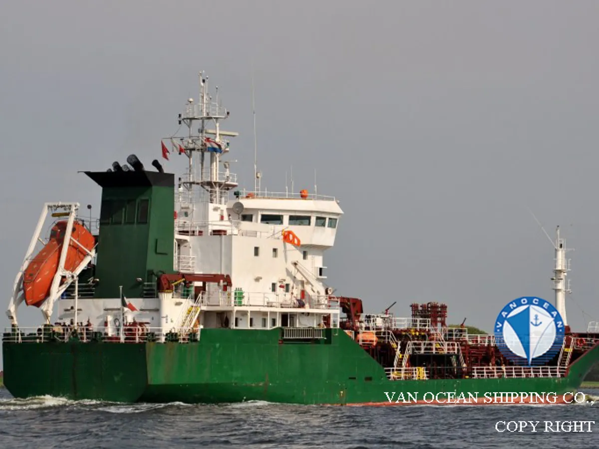 Kapal tanker minyak/bahan kimia kanggo didol