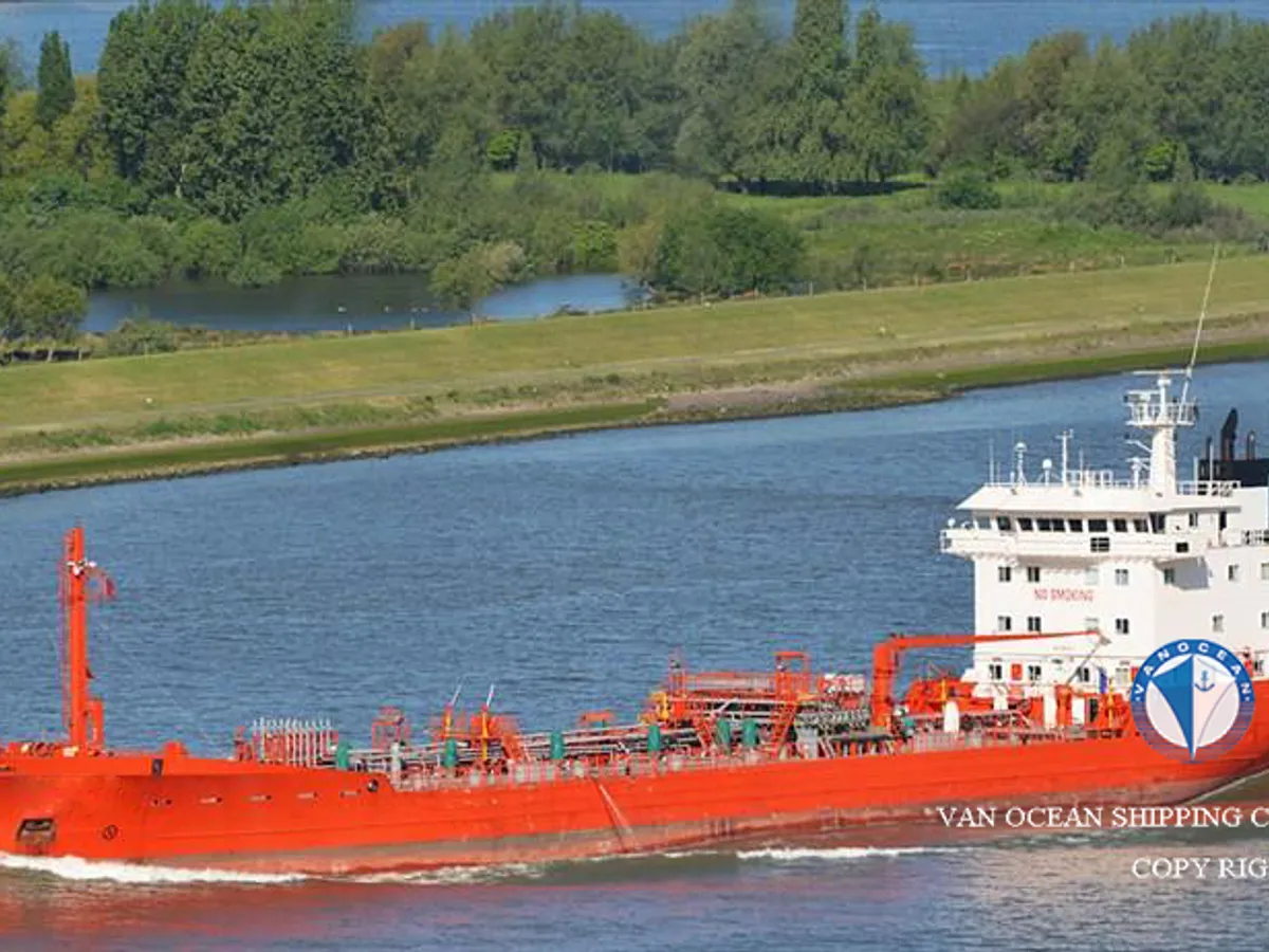Kapal tanker minyak/bahan kimia kanggo didol