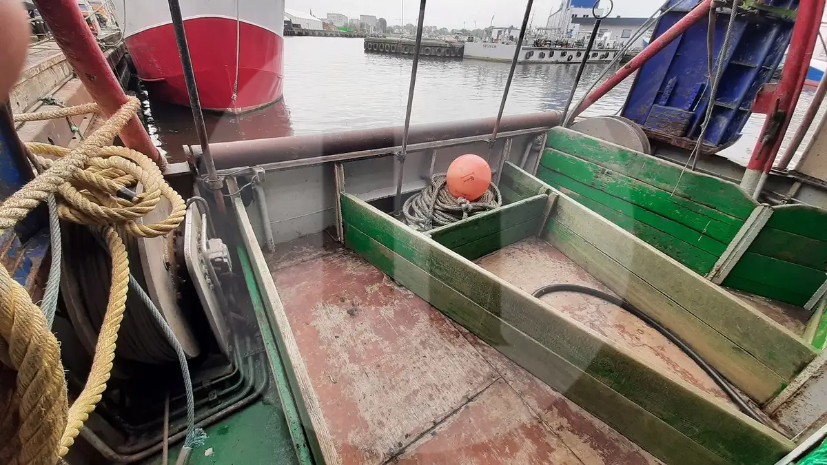 Kapal pengangkut iwak urip kanggo didol