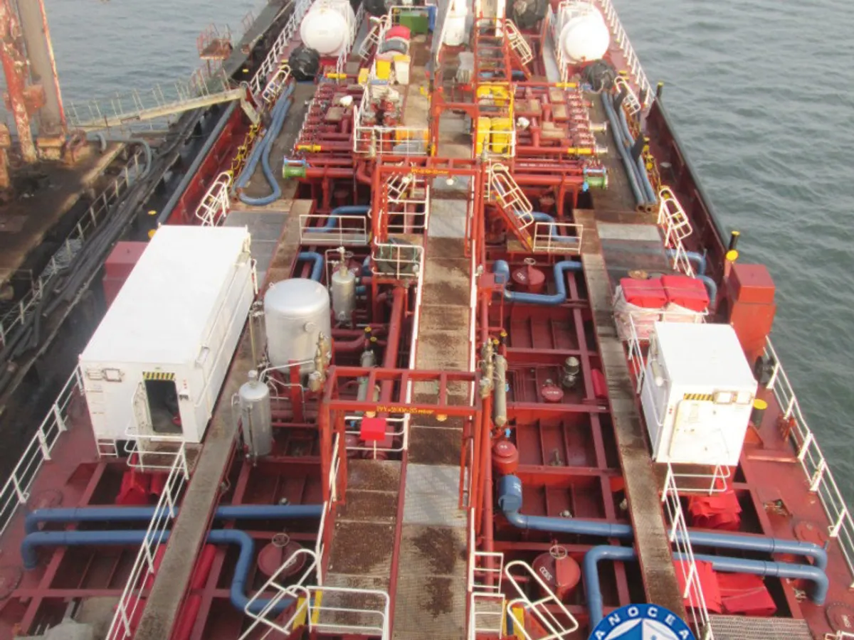 Kapal tanker minyak/bahan kimia kanggo didol