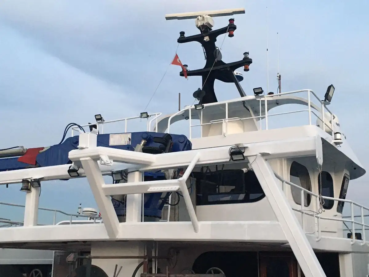 Kapal kerja kanggo didol