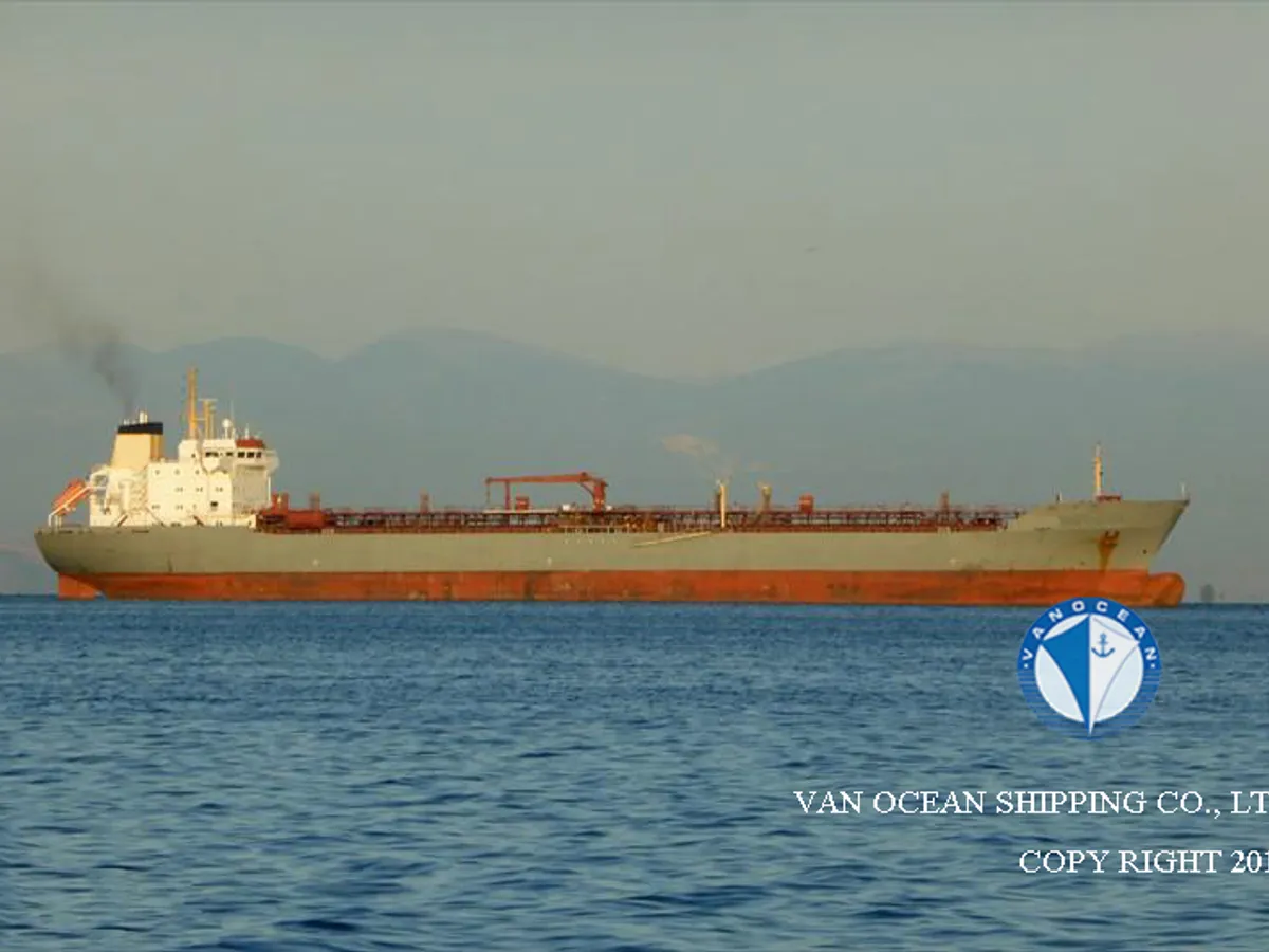 Kapal tanker minyak/bahan kimia kanggo didol