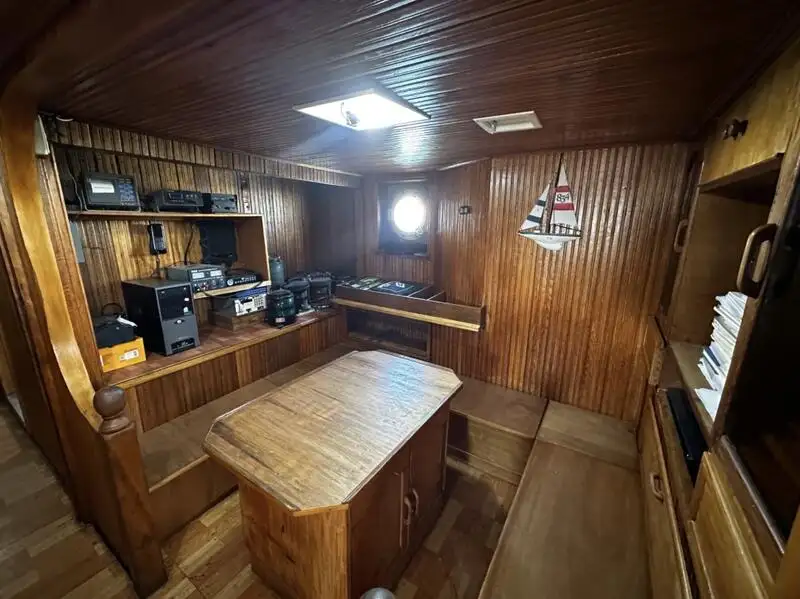Kapal trawler kanggo didol