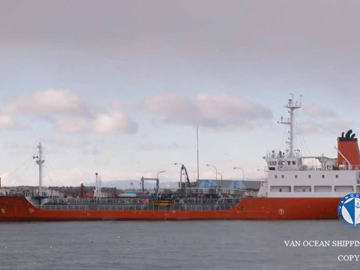 Kapal tanker minyak/bahan kimia kanggo didol