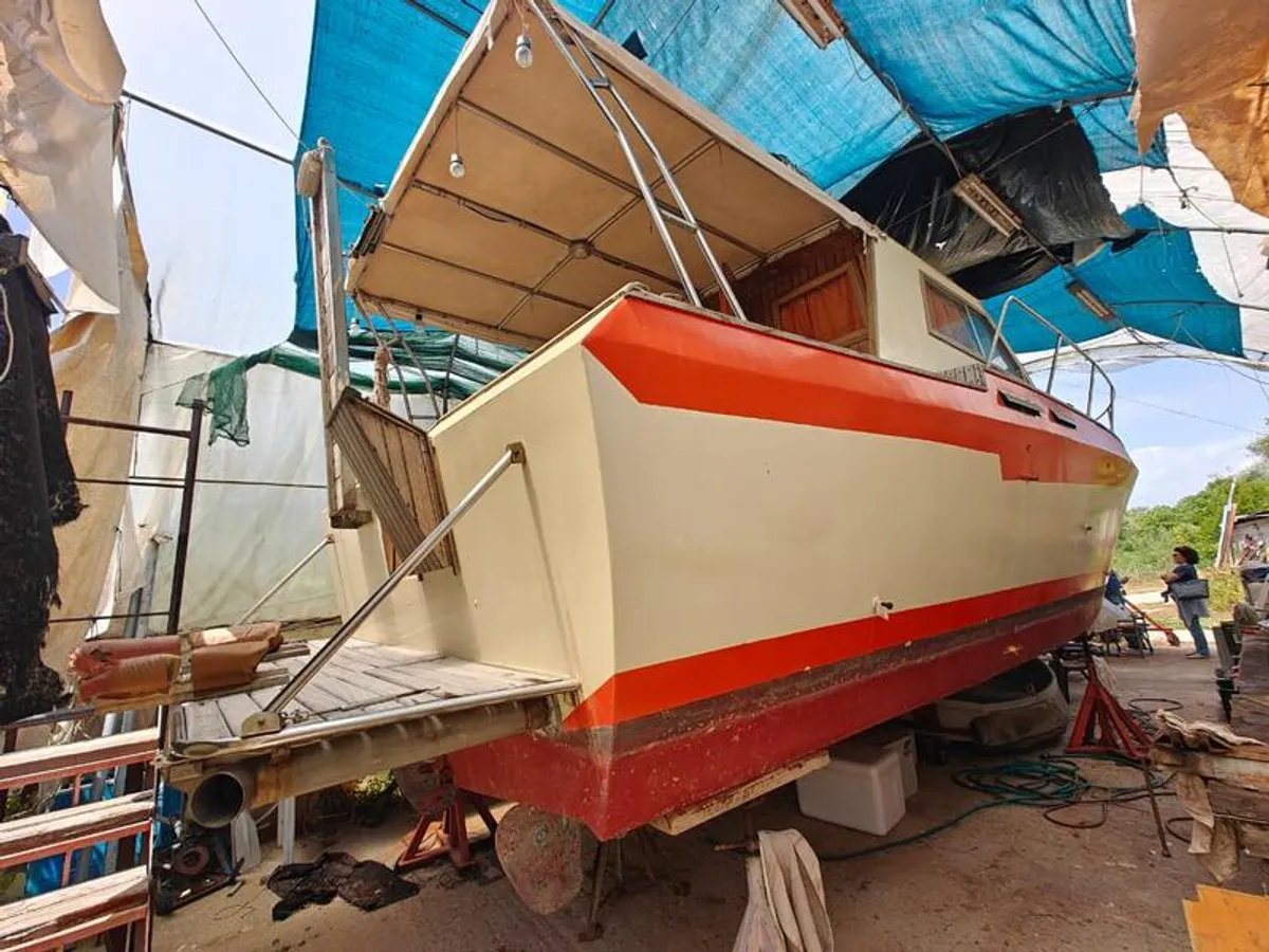 Kapal kerja kanggo didol