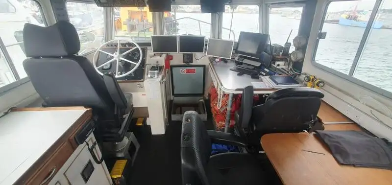 Kapal kontainer kanggo didol