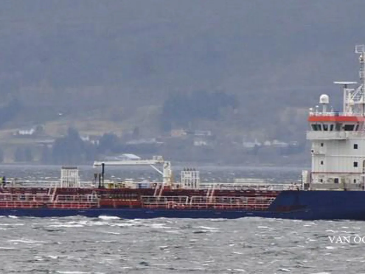 Kapal tanker minyak/bahan kimia kanggo didol