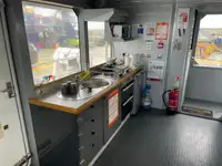 Kapal kontainer kanggo didol