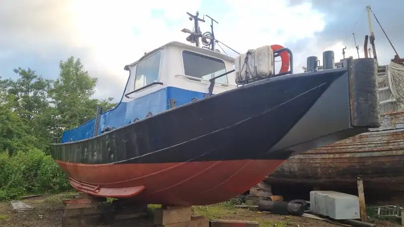 Kapal kerja kanggo didol